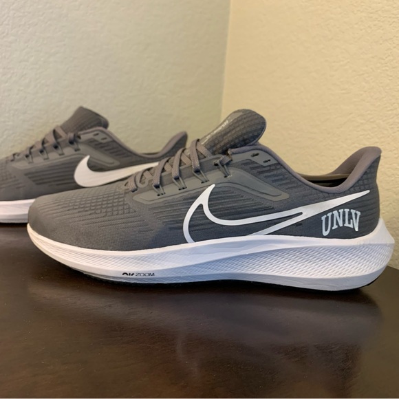 Nike Air Zoom Pegasus 39 TB ‘Gunsmoke’  UNLV Men’s Size 11 main image 7
